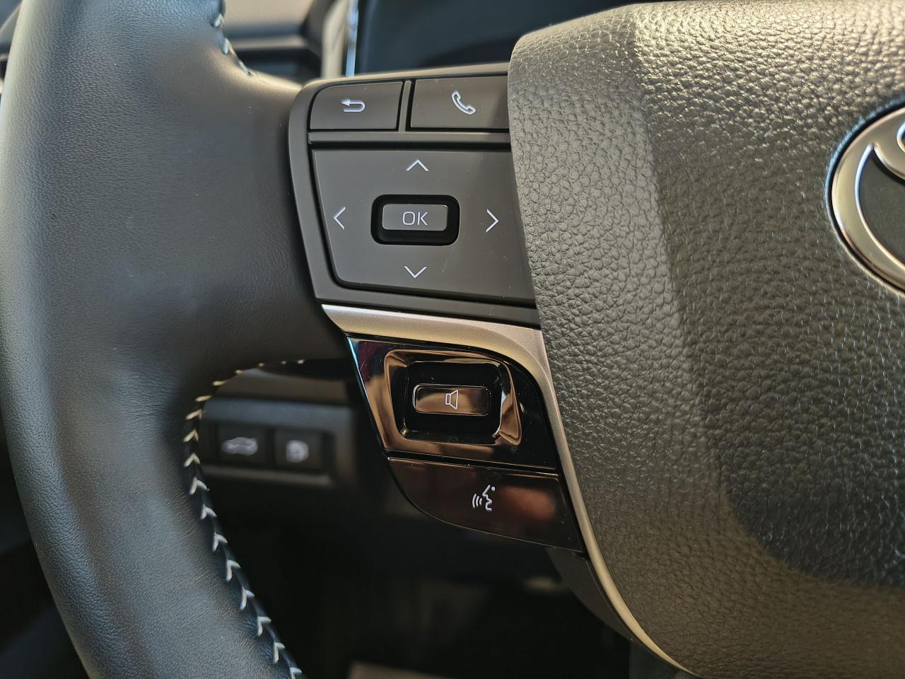 2025 Toyota Camry SE Upgrade Photo