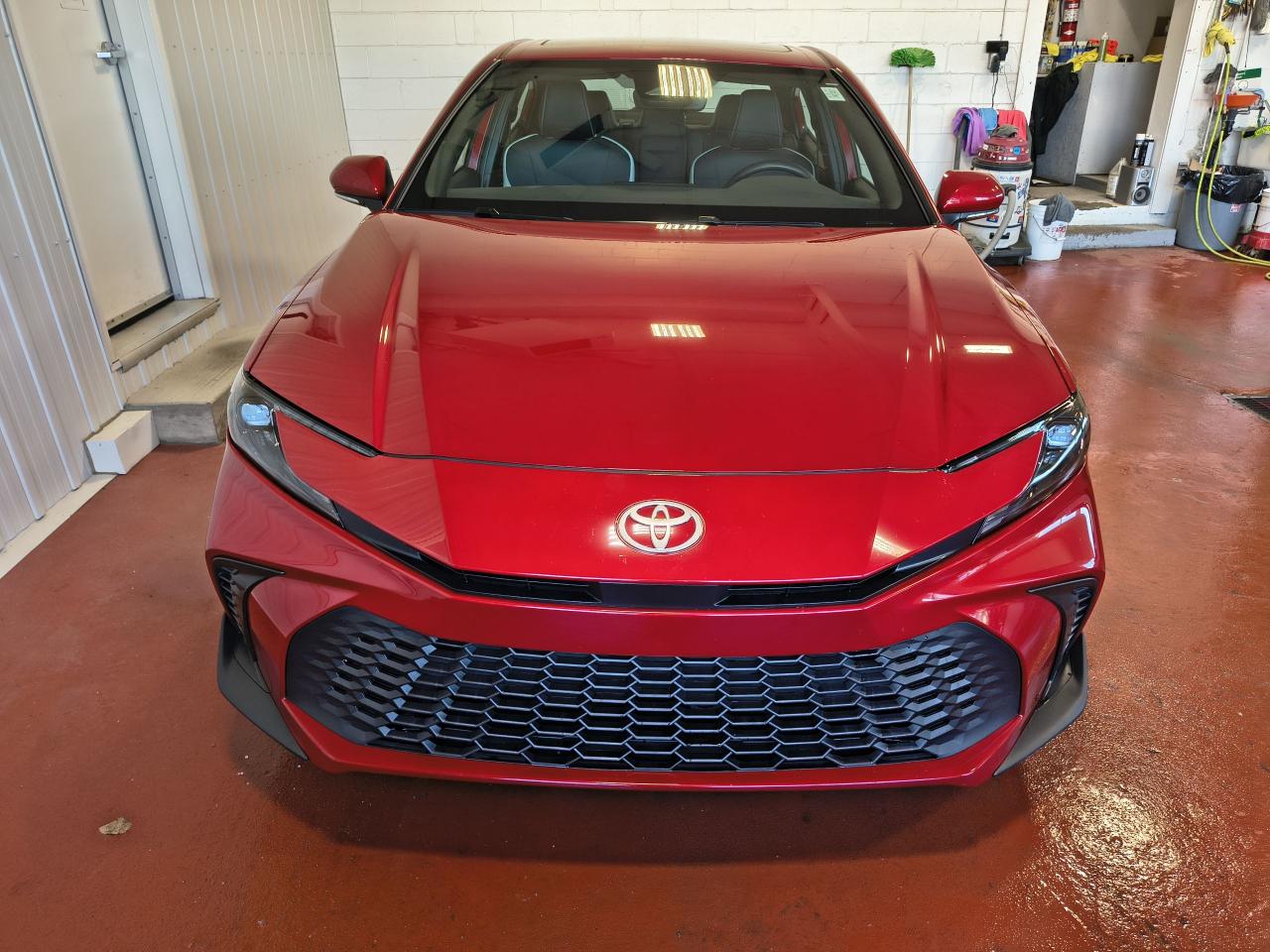 2025 Toyota Camry SE Upgrade Photo2