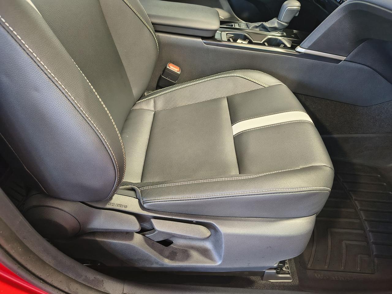 2025 Toyota Camry SE Upgrade Photo