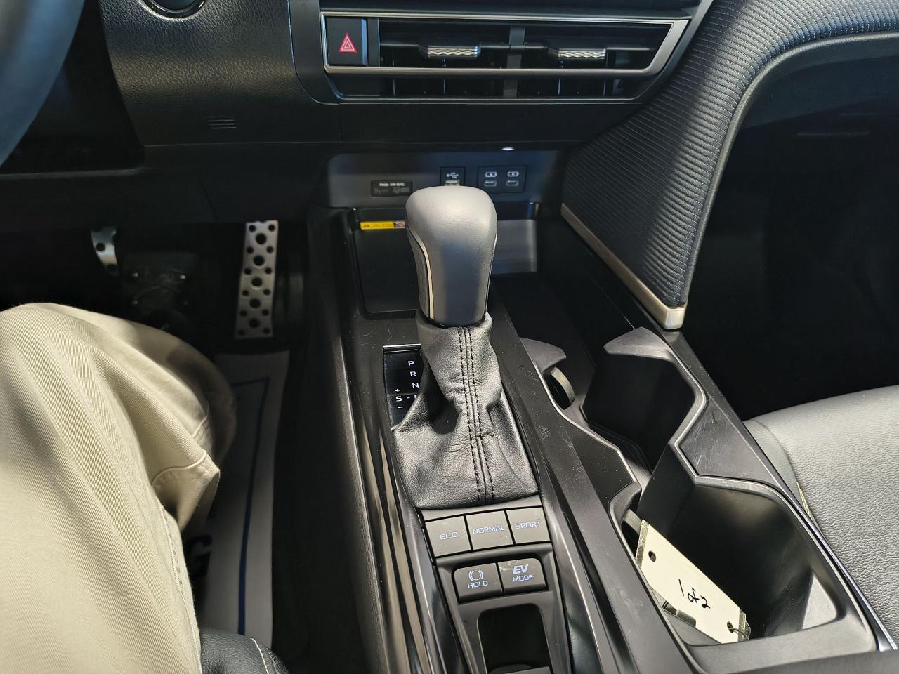 2025 Toyota Camry SE Upgrade Photo