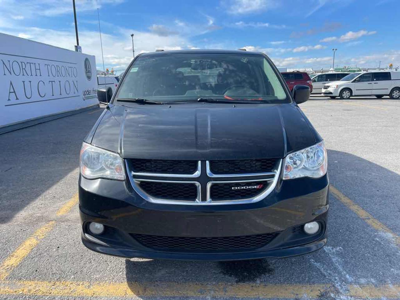 2016 Dodge Grand Caravan Crew Photo