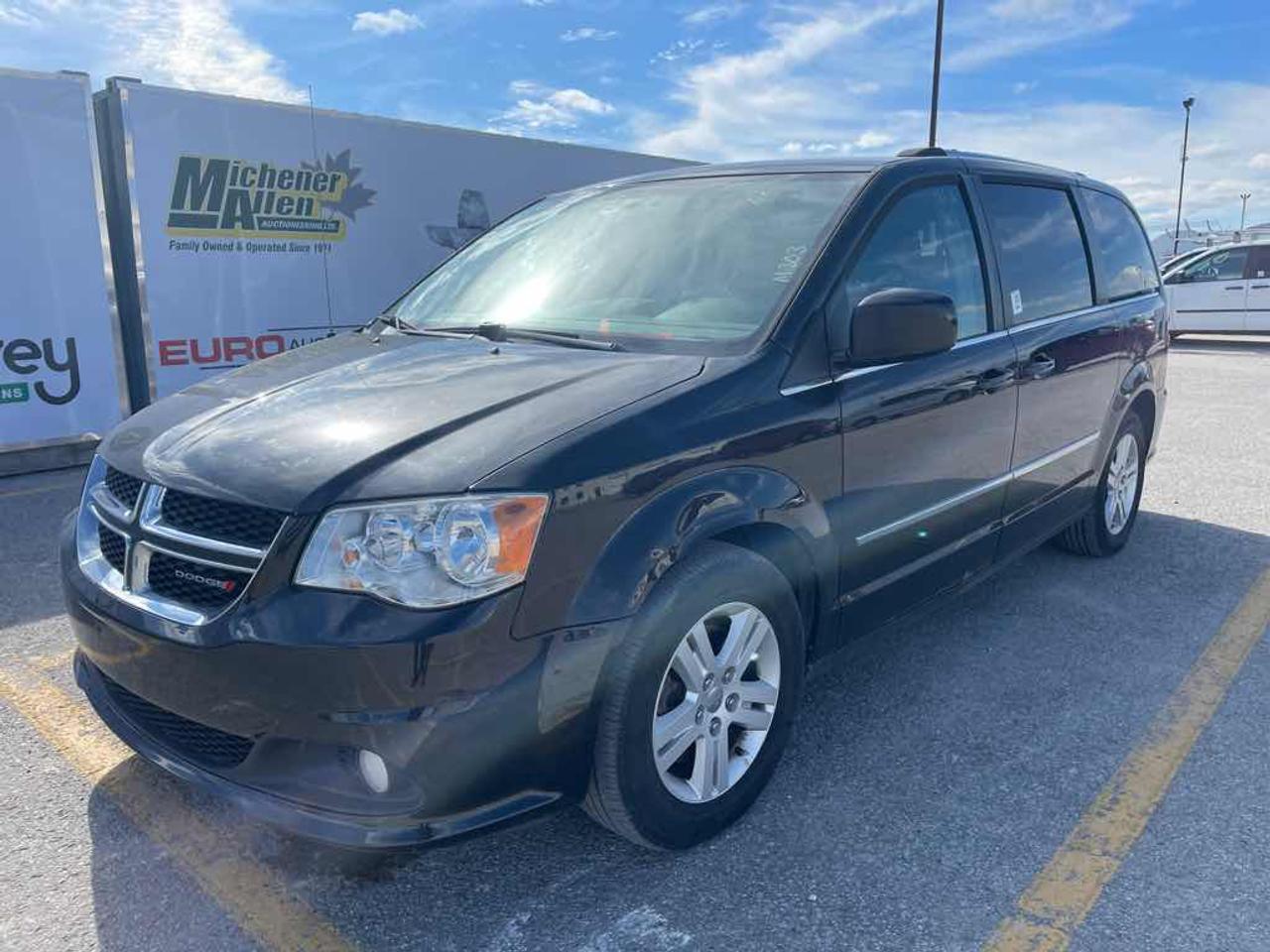 2016 Dodge Grand Caravan Crew Photo