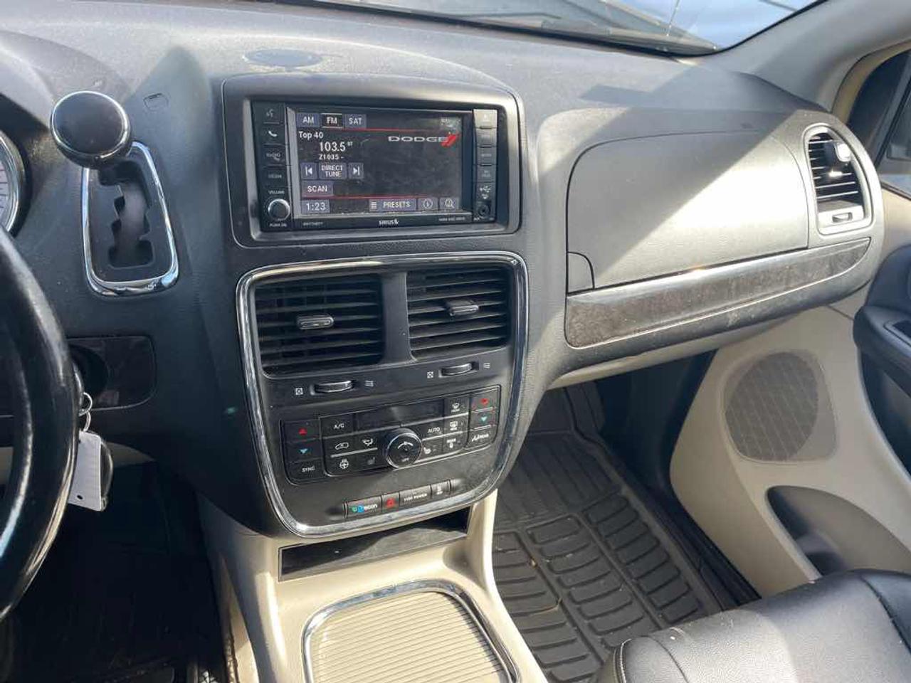 2016 Dodge Grand Caravan Crew Photo