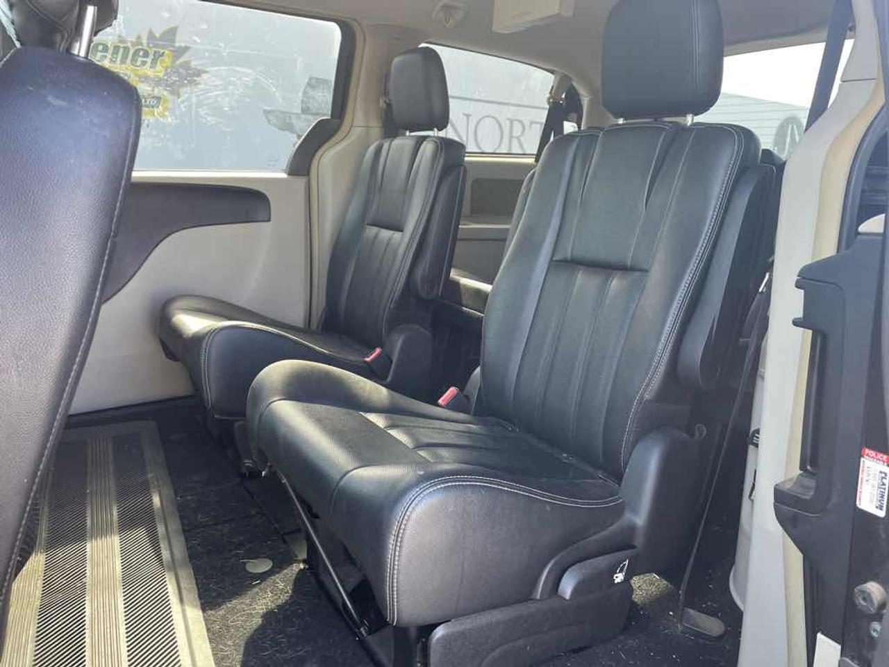 2016 Dodge Grand Caravan Crew Photo