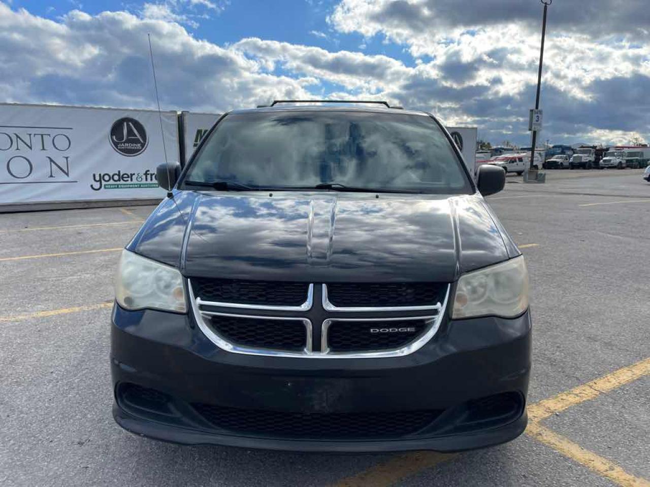 2011 Dodge Grand Caravan Expr Photo