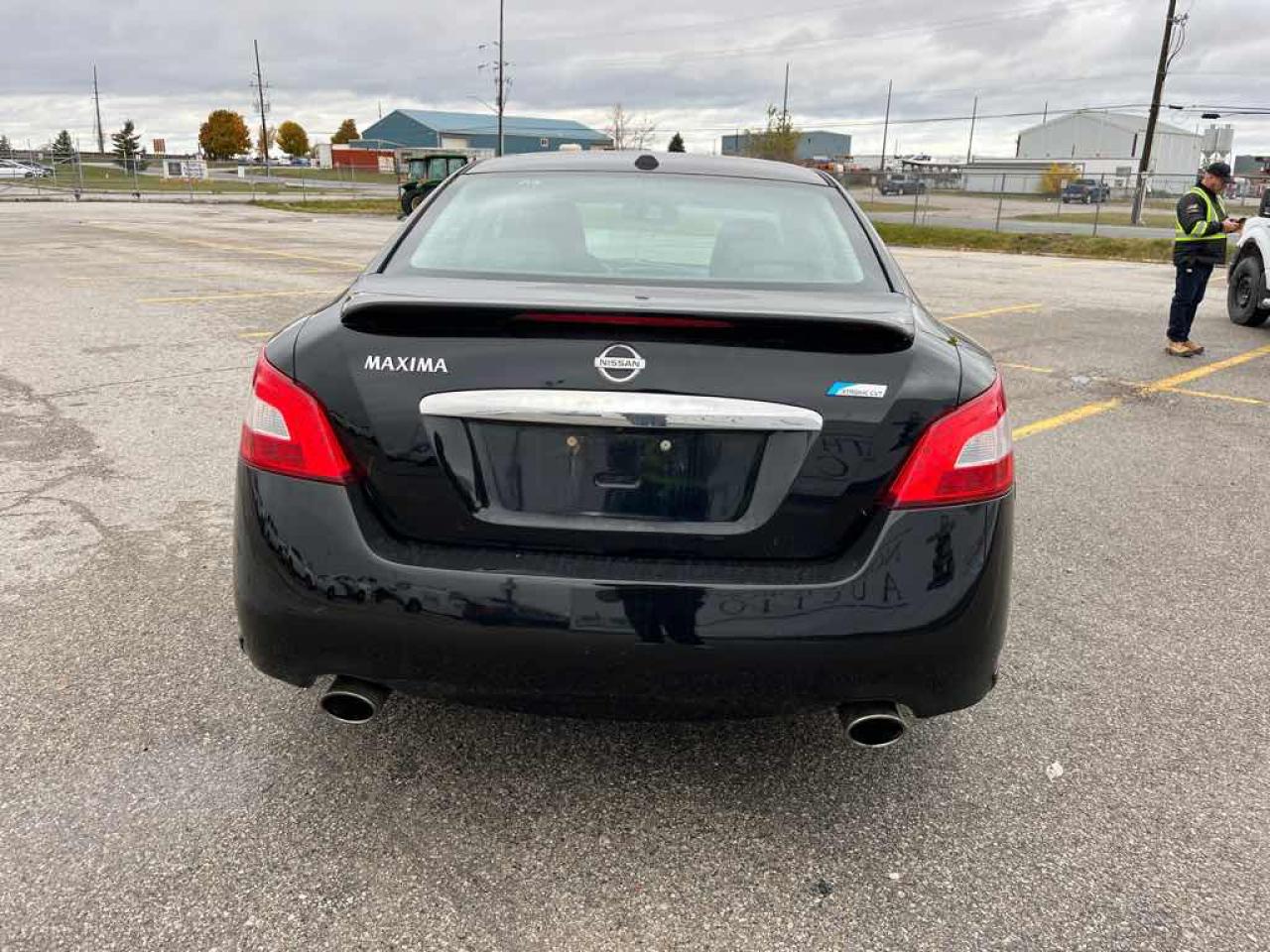 2011 Nissan Maxima  - Photo #5