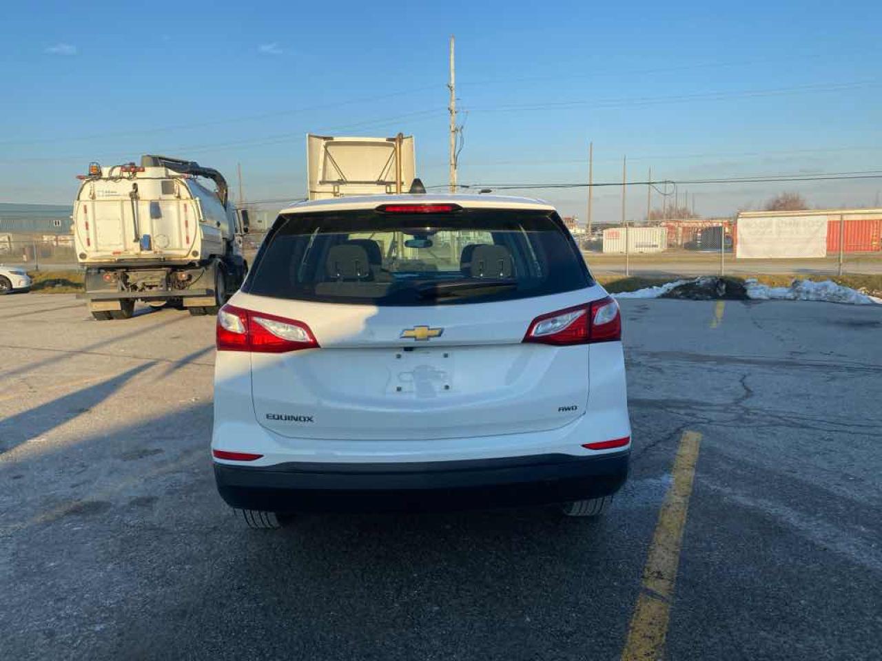 2020 Chevrolet Equinox LS - Photo #5