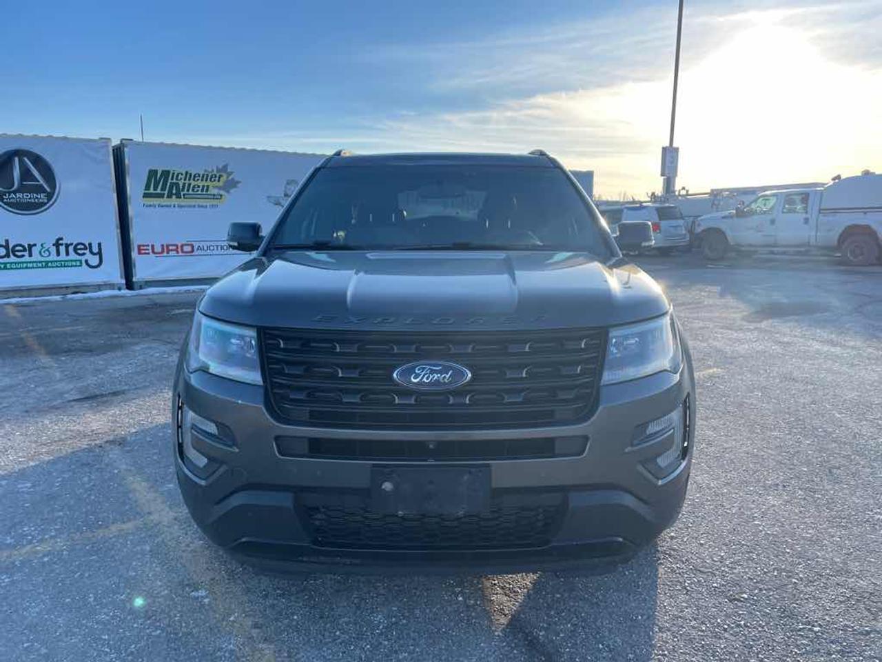 2016 Ford Explorer Sport  Photo1