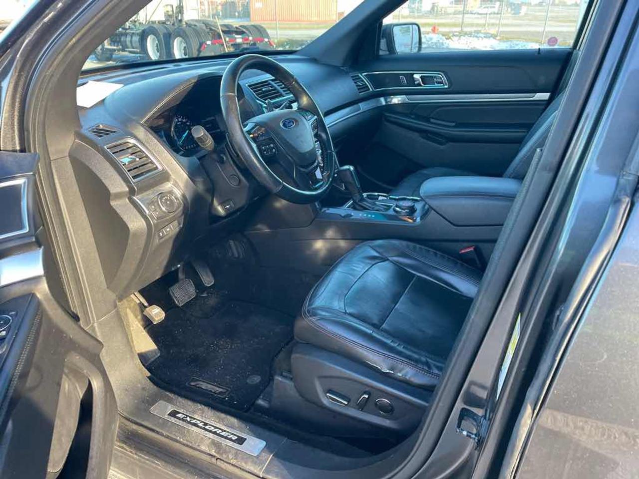 2016 Ford Explorer Sport  Photo