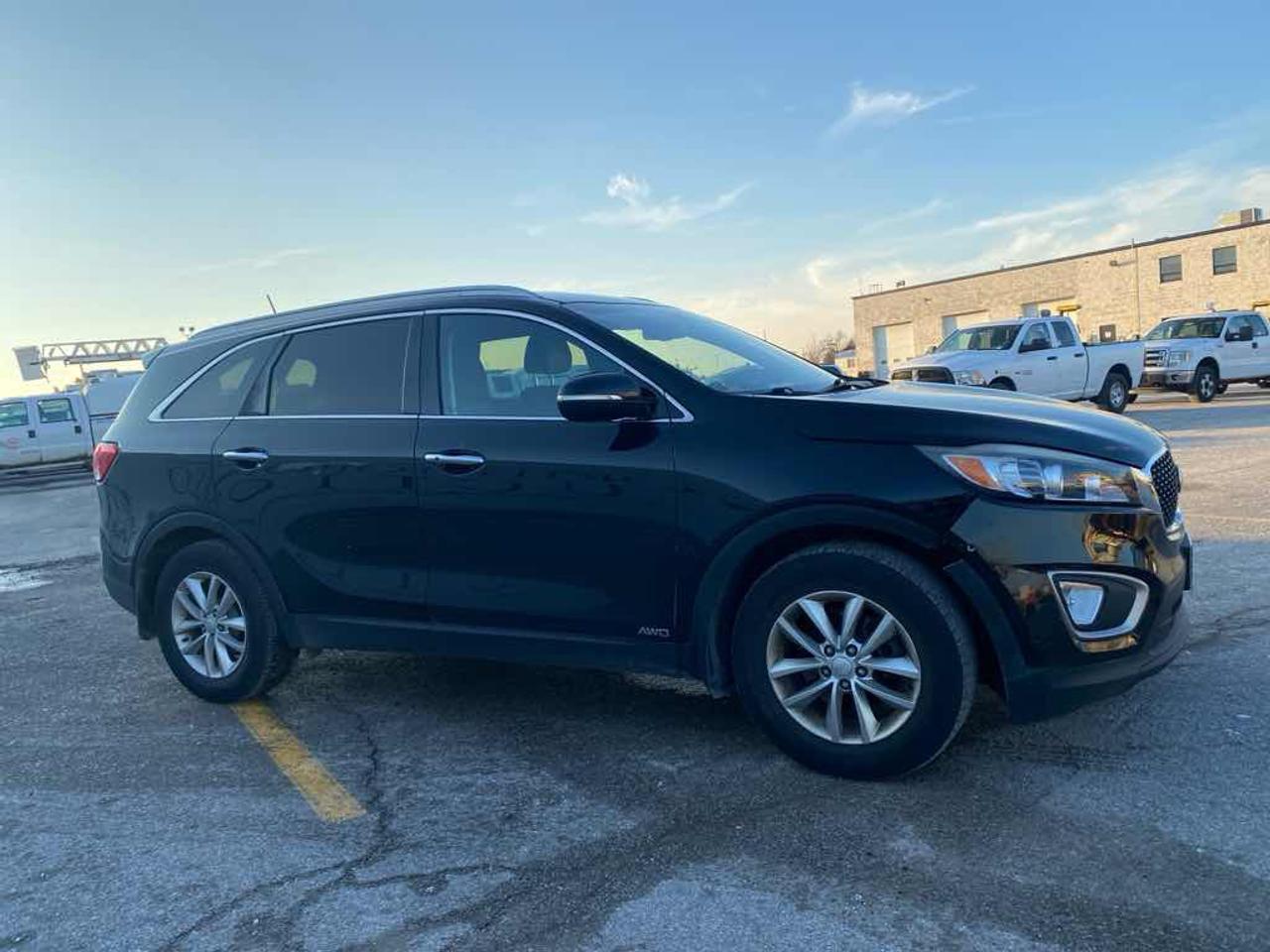 2016 Kia Sorento  Photo2
