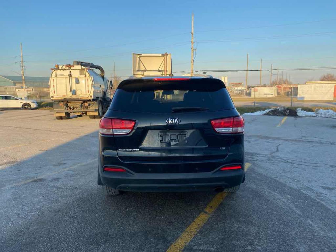 2016 Kia Sorento  Photo4