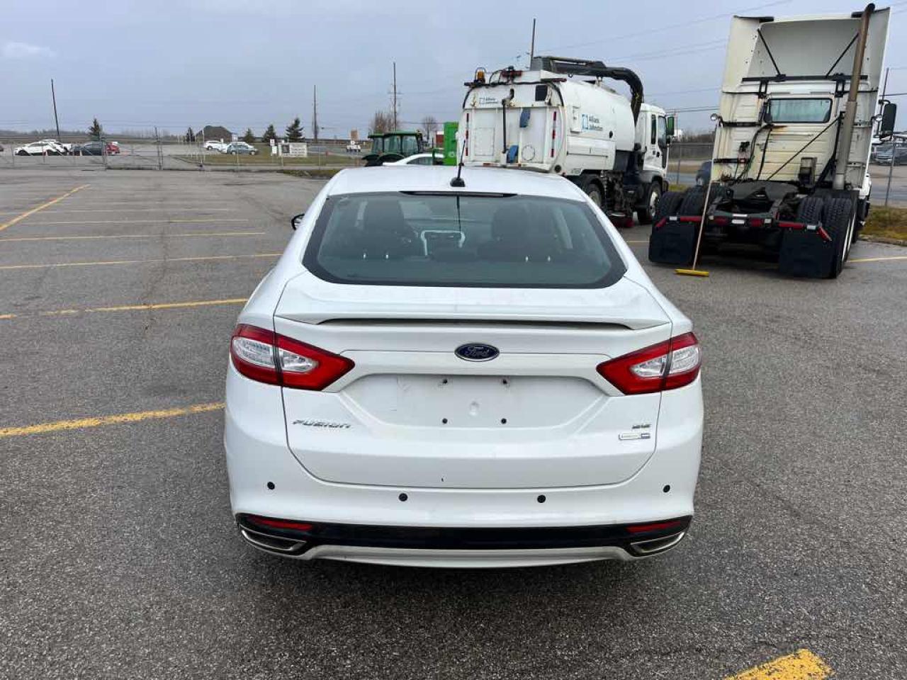 2013 Ford Fusion SE - Photo #5