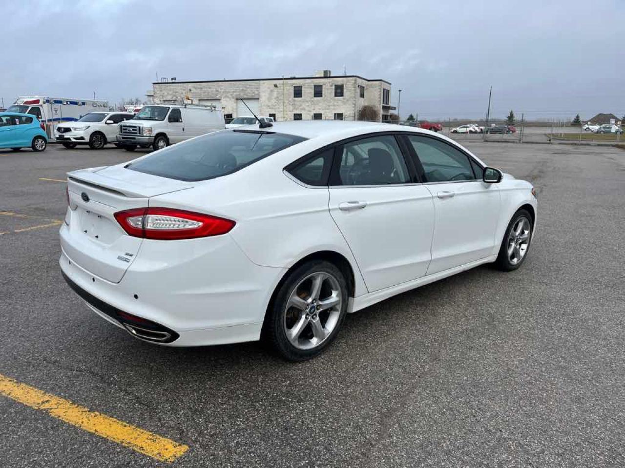 2013 Ford Fusion SE Photo3