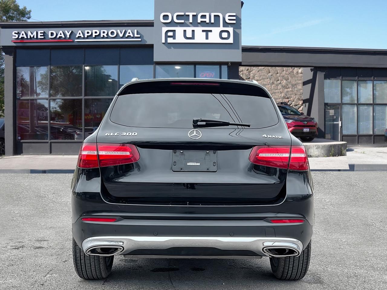 2016 Mercedes-Benz GLC-Class GLC300 4MATIC - Photo #5