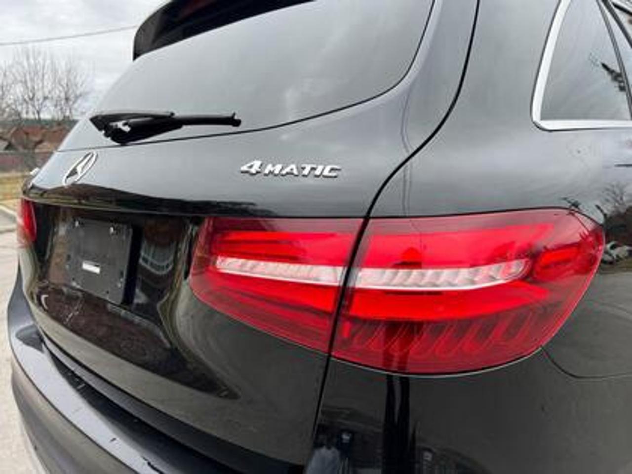 2016 Mercedes-Benz GLC 4MATIC 4dr GLC 300 Photo