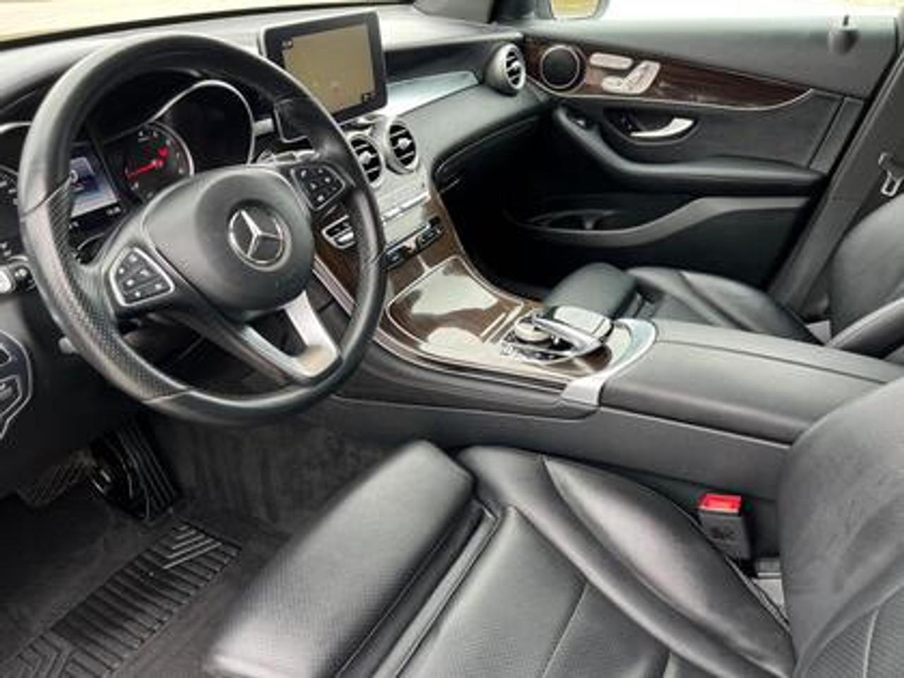 2016 Mercedes-Benz GLC 4MATIC 4dr GLC 300 Photo