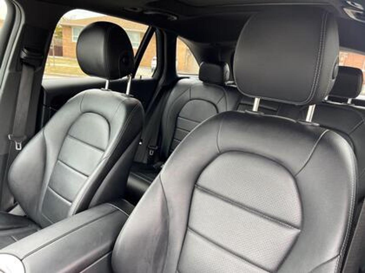 2016 Mercedes-Benz GLC 4MATIC 4dr GLC 300 Photo