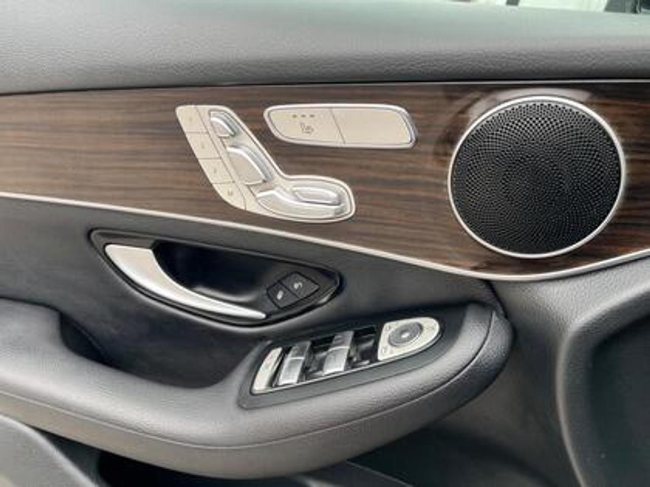 2016 Mercedes-Benz GLC 4MATIC 4dr GLC 300 Photo