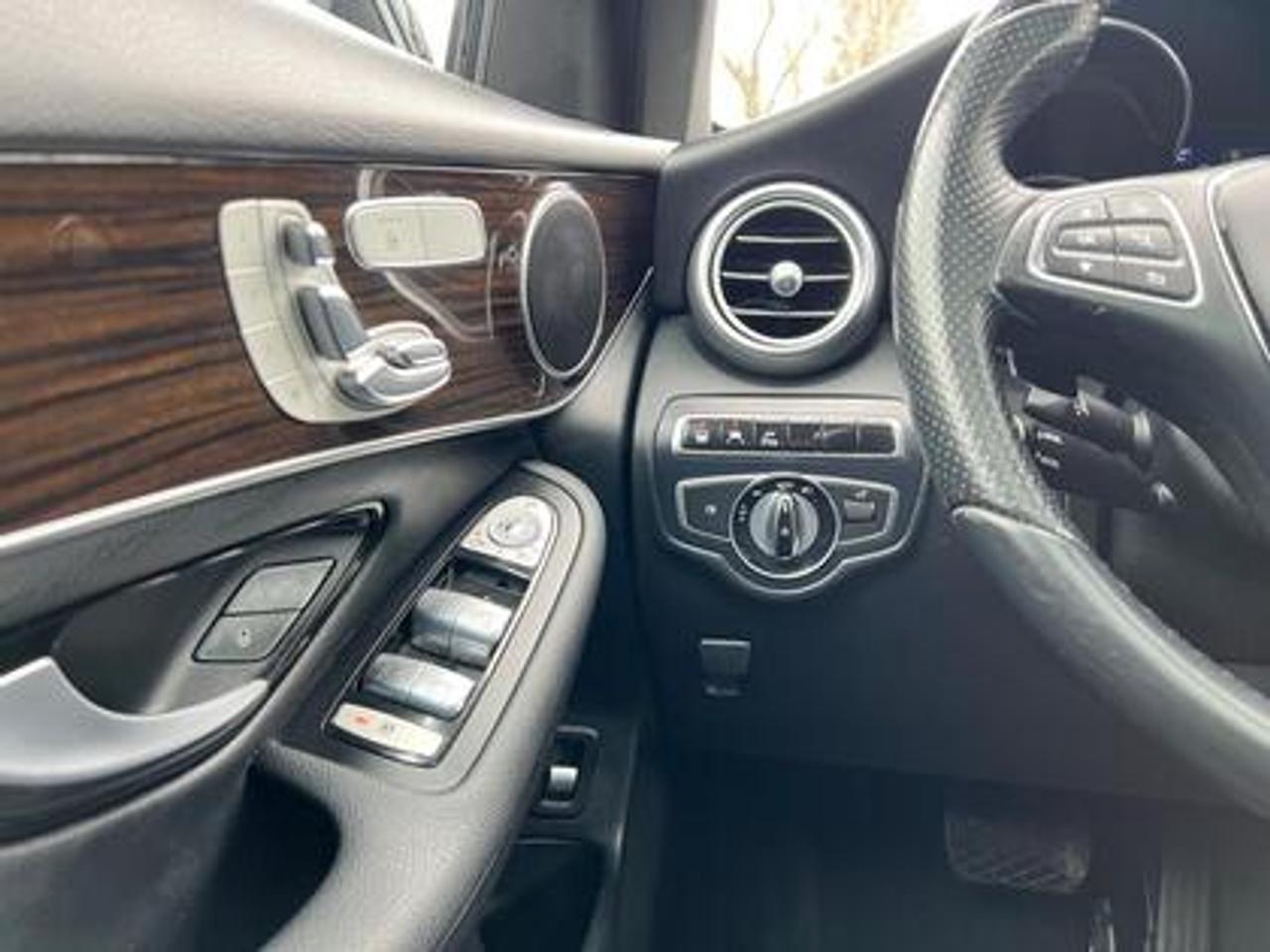 2016 Mercedes-Benz GLC 4MATIC 4dr GLC 300 Photo