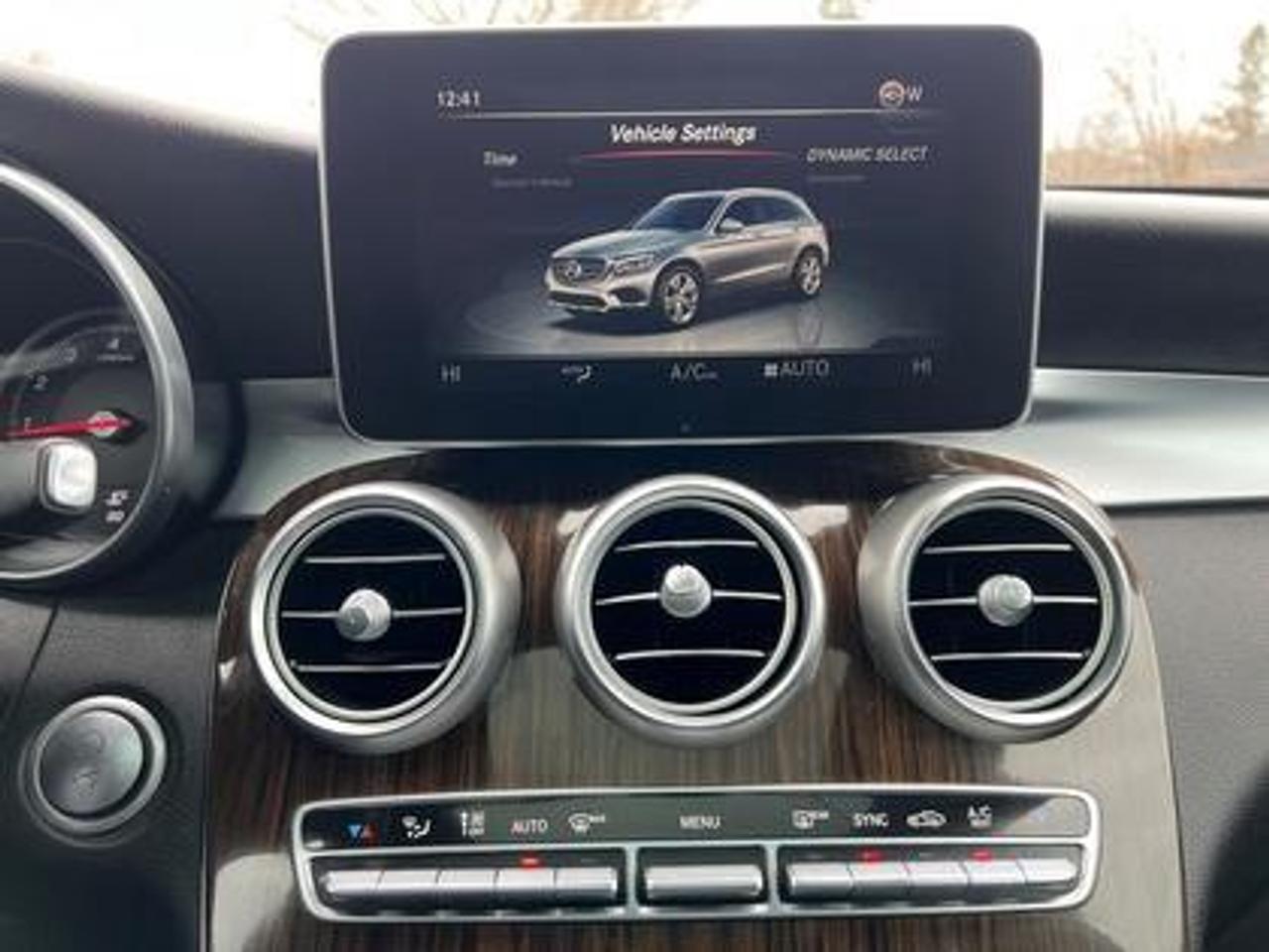 2016 Mercedes-Benz GLC 4MATIC 4dr GLC 300 Photo