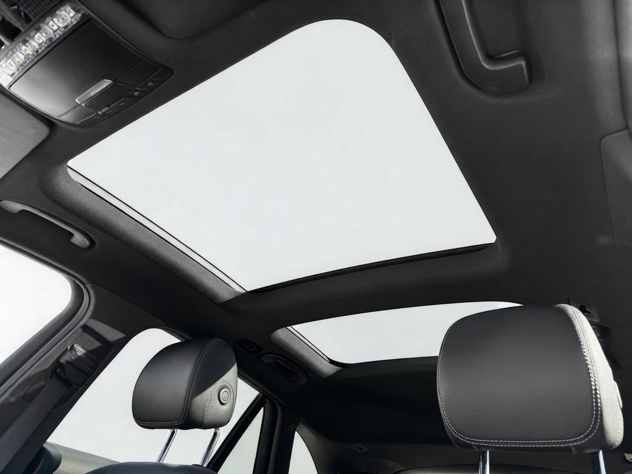 2016 Mercedes-Benz GLC 4MATIC 4dr GLC 300 Photo