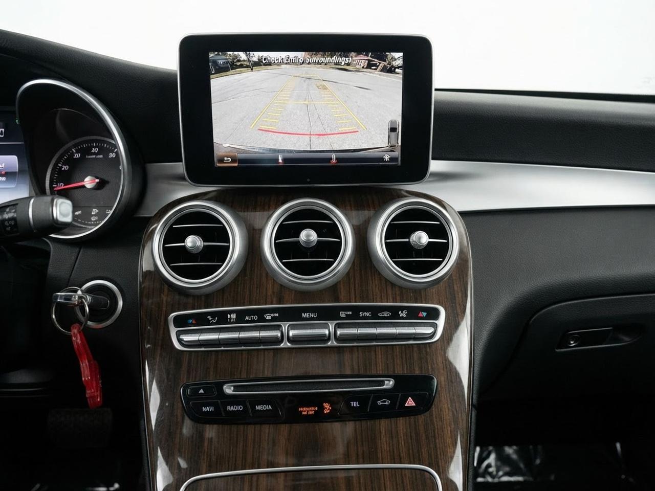 2016 Mercedes-Benz GLC 4MATIC 4dr GLC 300 Photo