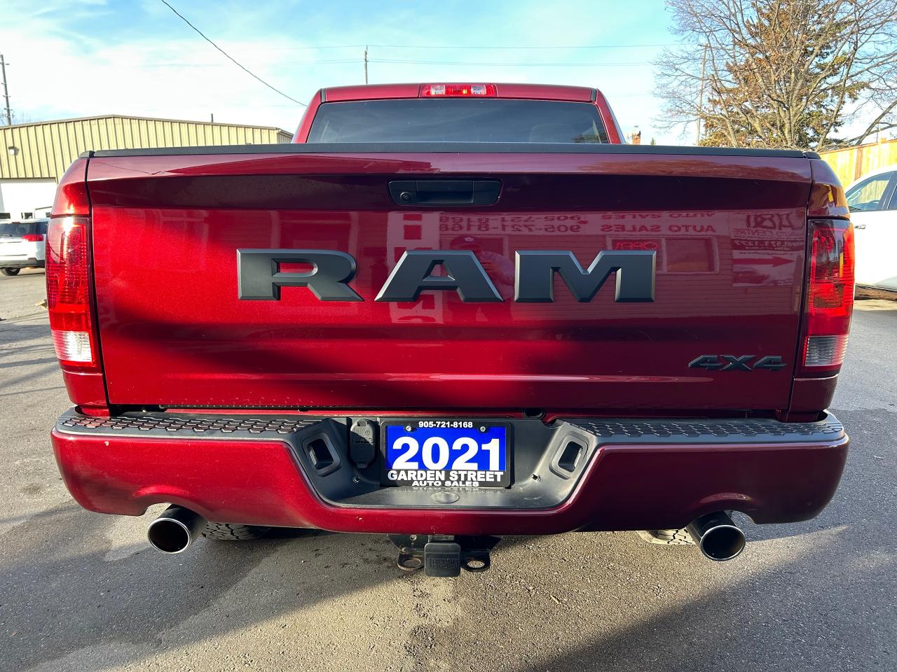 2021 RAM 1500 Classic EXPRESS Photo3