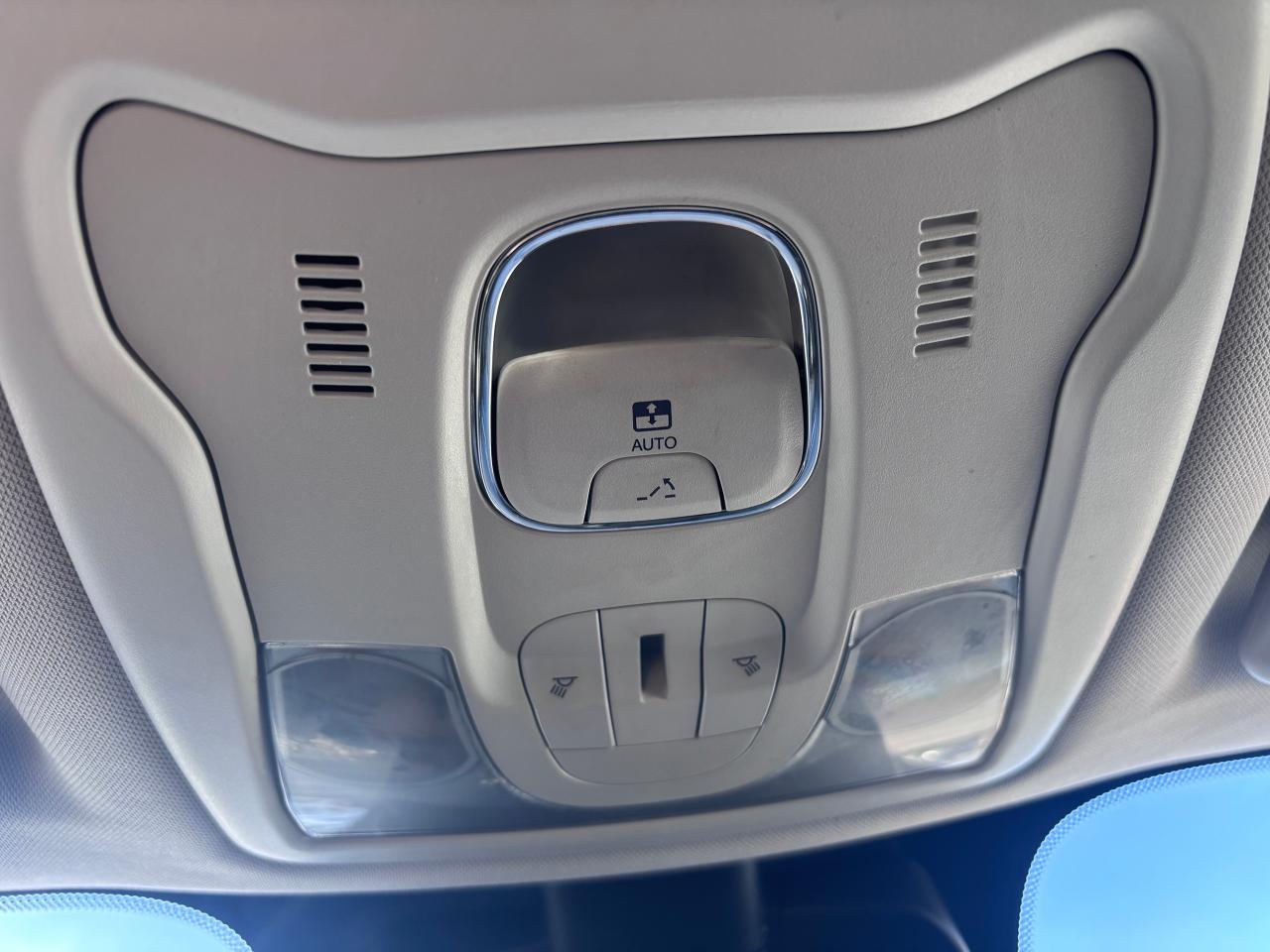 2017 Jeep Renegade 4WD REMOVABLE ROOF! - Photo #26