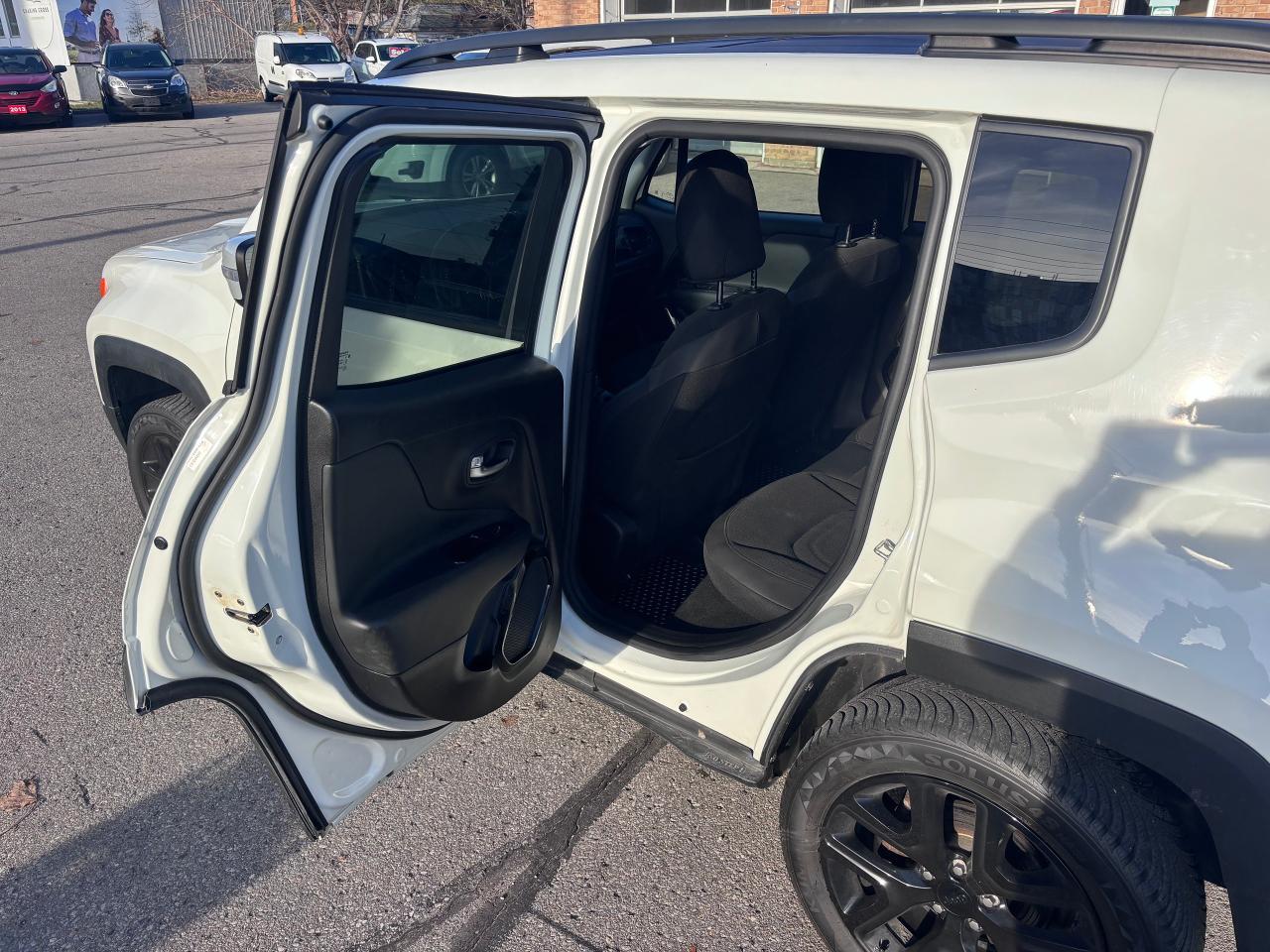 2017 Jeep Renegade 4WD REMOVABLE ROOF! - Photo #7
