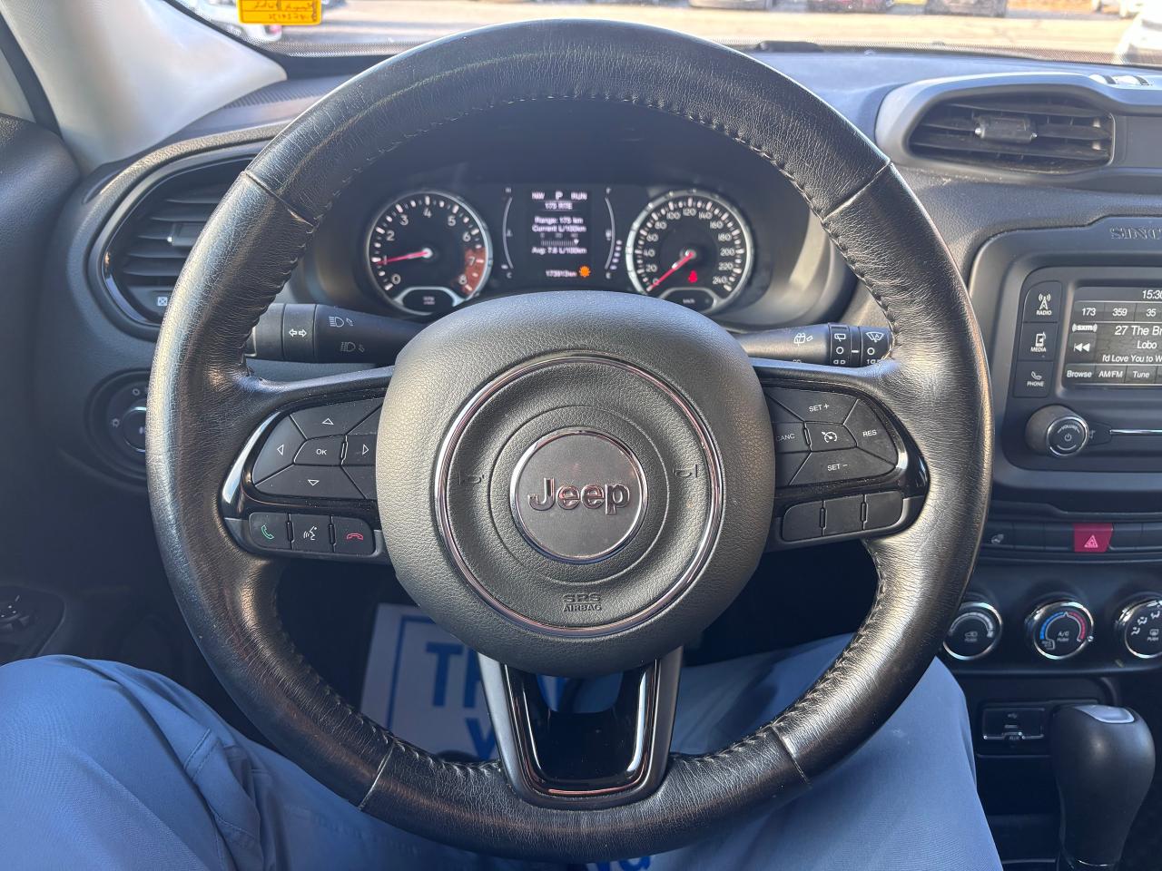 2017 Jeep Renegade 4WD REMOVABLE ROOF! - Photo #16