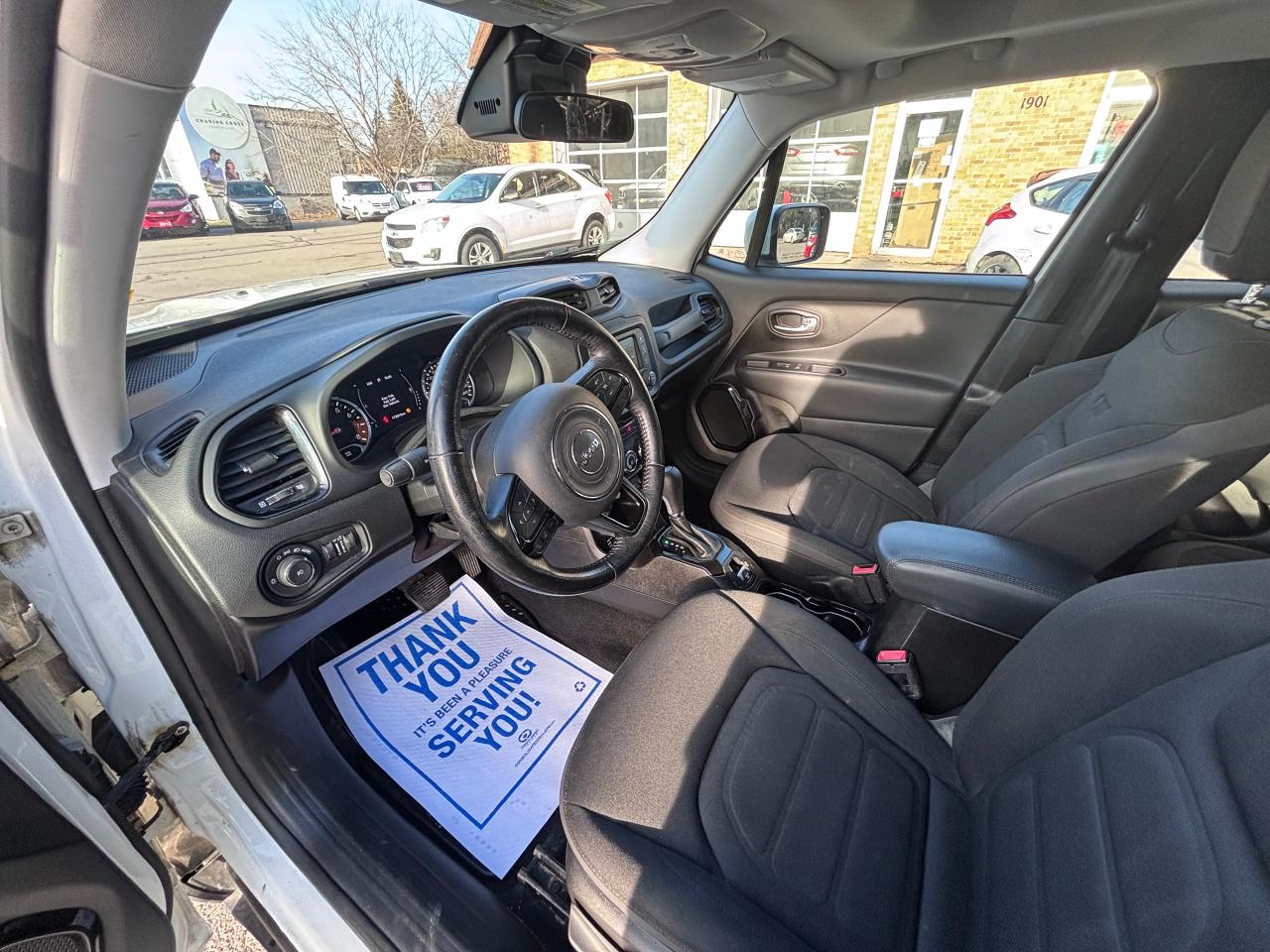 2017 Jeep Renegade 4WD REMOVABLE ROOF! - Photo #14