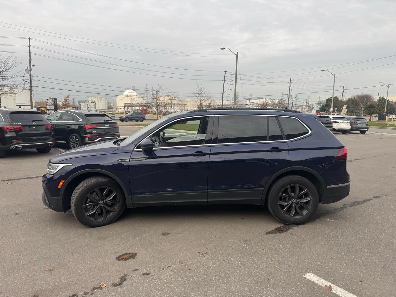 2023 Volkswagen Tiguan COMFORTLINE AWD LEATHER CARPLAY B/SPOT L/ASSIST Photo3