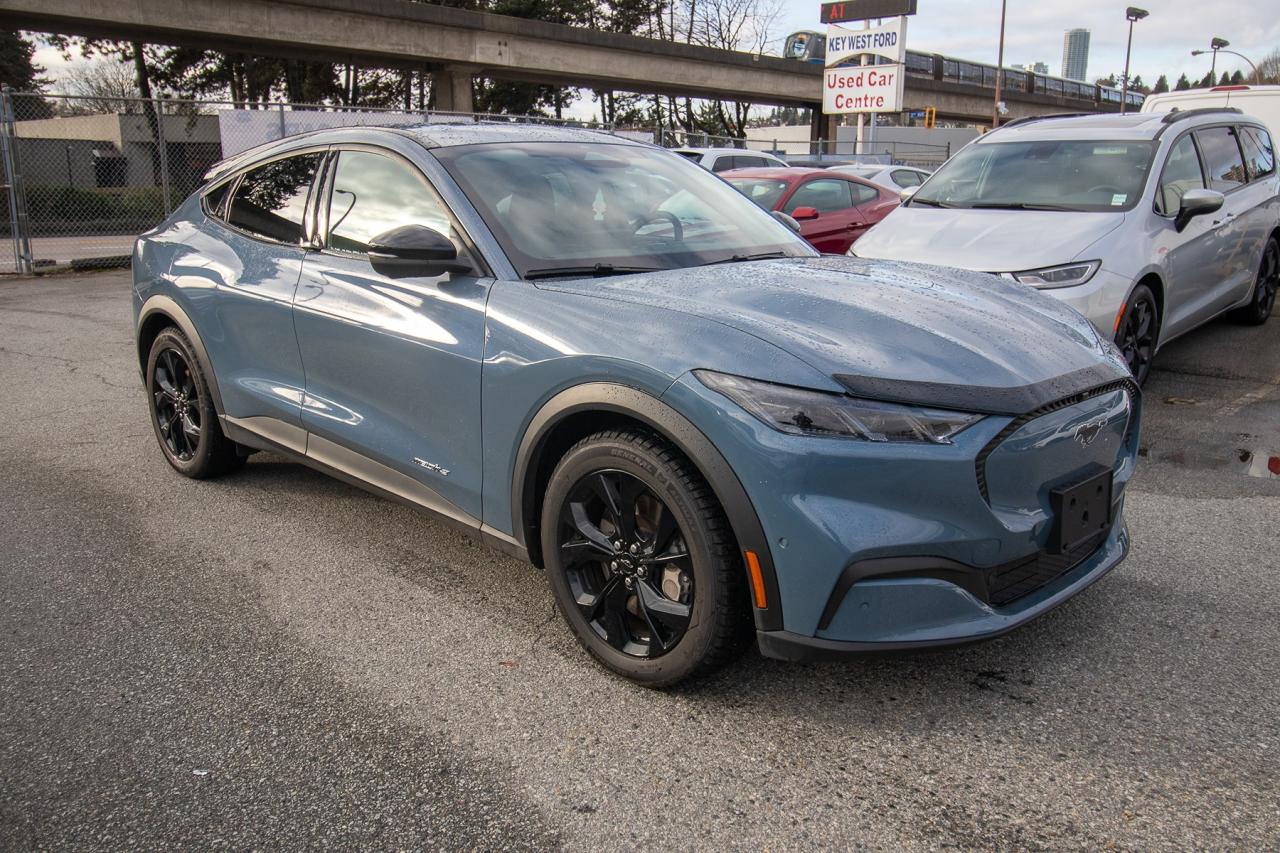 2024 Ford Mustang Mach-E Select Photo4