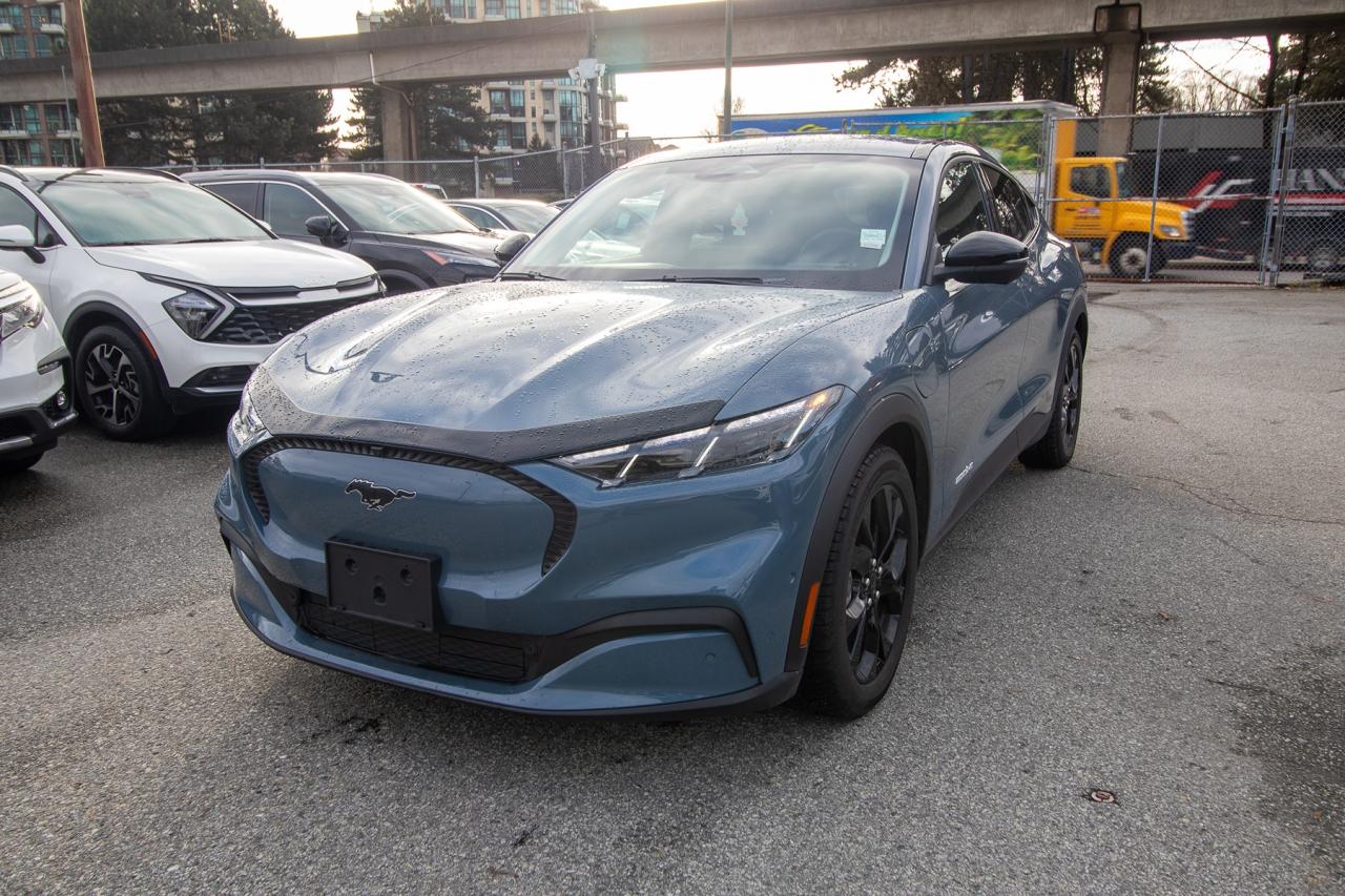 2024 Ford Mustang Mach-E Select Photo1