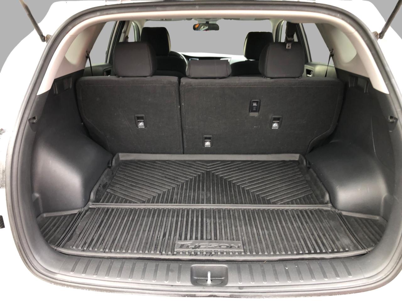 2017 Hyundai Tucson Premium / LOW KMS / HEATED SEATS / DVD