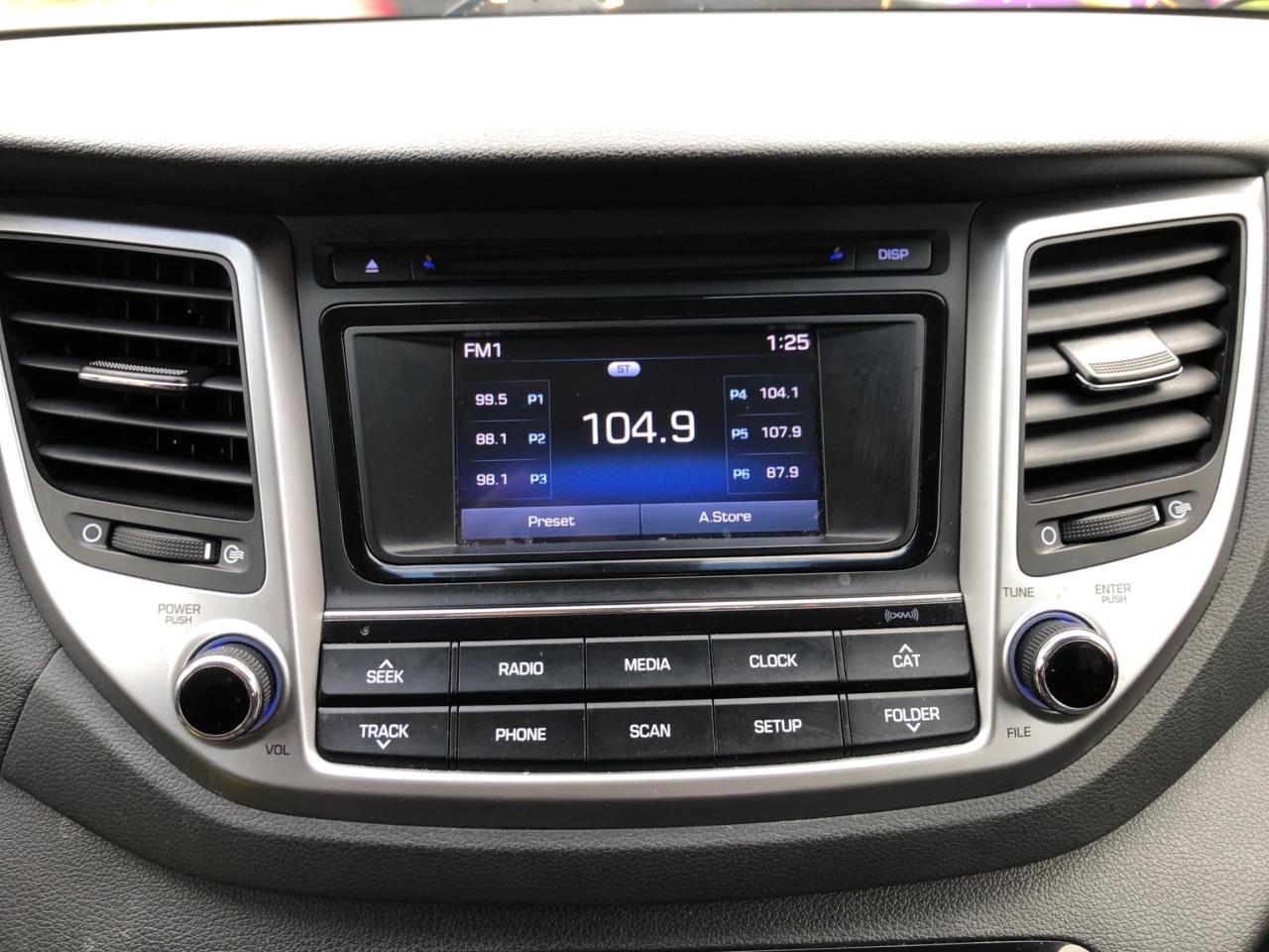 2017 Hyundai Tucson Premium / LOW KMS / HEATED SEATS / DVD