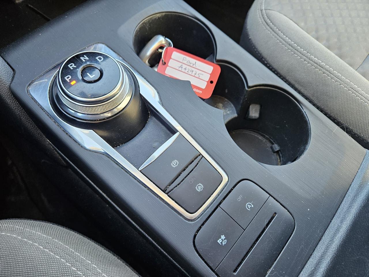 2020 Ford Escape SE Photo