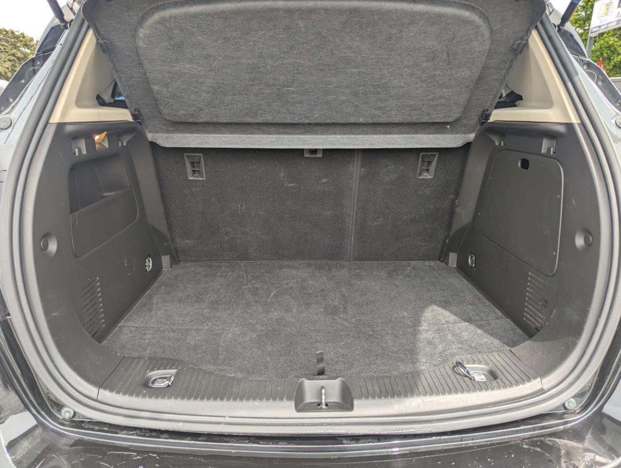 2019 Buick Encore Preferred WITH PARTIAL LEATHER SEATS!! Photo4