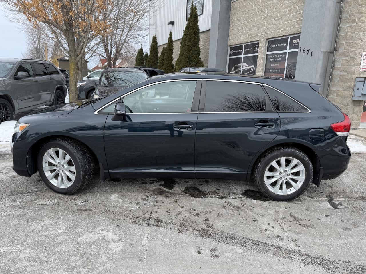 2016 Toyota Venza LOW KM!! AWD, LEATHER, NAV, SUNROOF, LOADED!!! Photo
