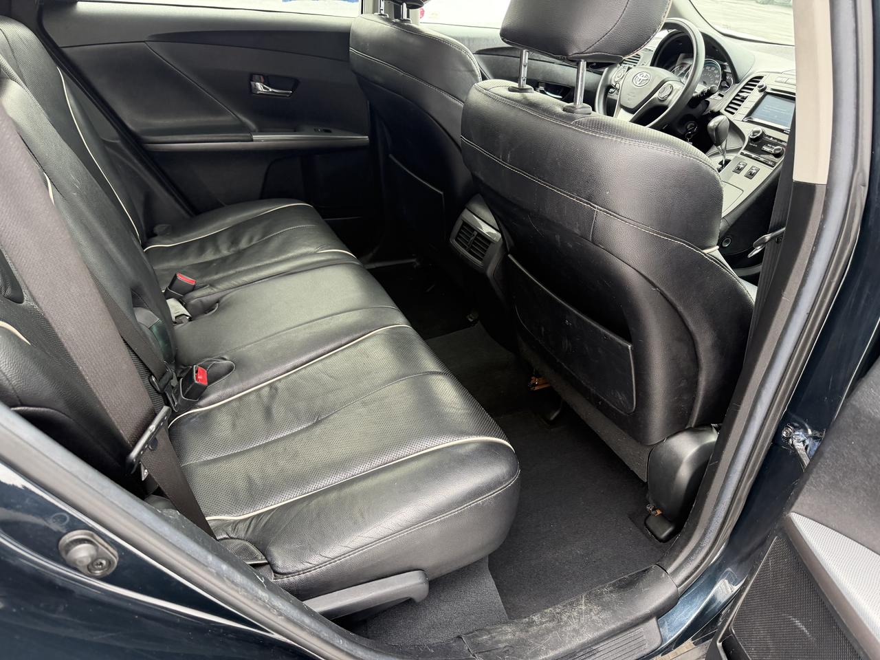 2016 Toyota Venza LOW KM!! AWD, LEATHER, NAV, SUNROOF, LOADED!!! Photo