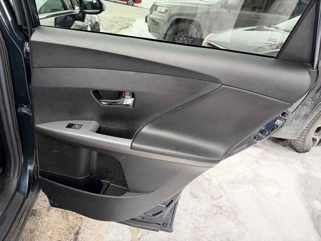 2016 Toyota Venza LOW KM!! AWD, LEATHER, NAV, SUNROOF, LOADED!!! Photo