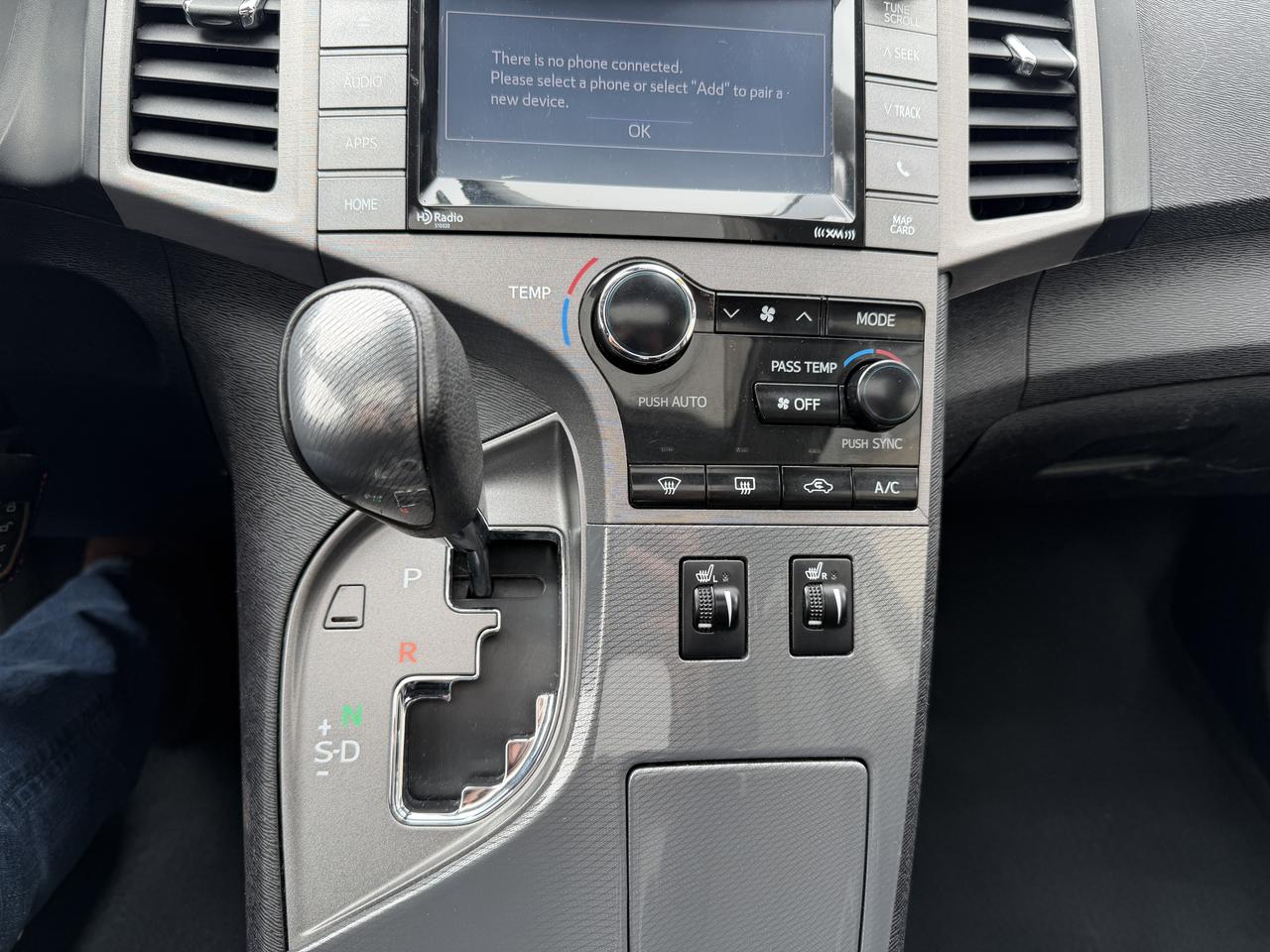 2016 Toyota Venza LOW KM!! AWD, LEATHER, NAV, SUNROOF, LOADED!!! Photo