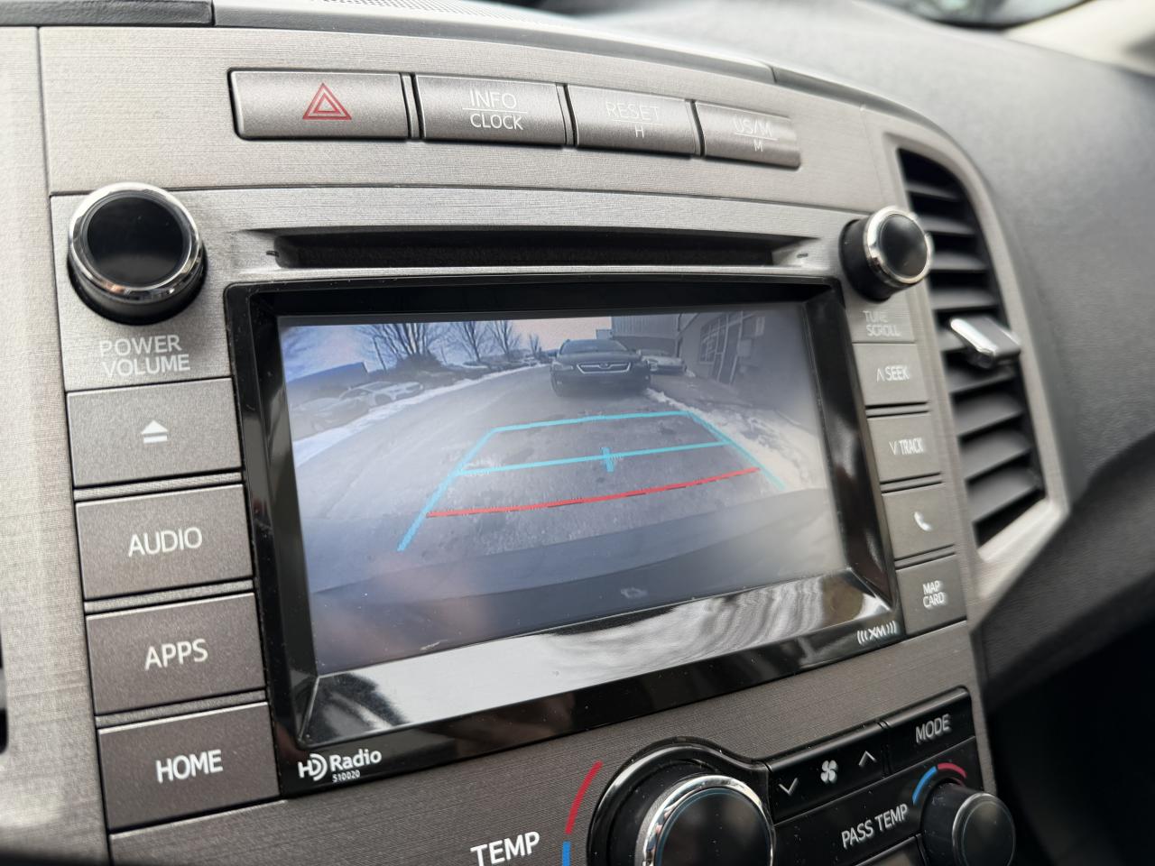 2016 Toyota Venza LOW KM!! AWD, LEATHER, NAV, SUNROOF, LOADED!!! Photo