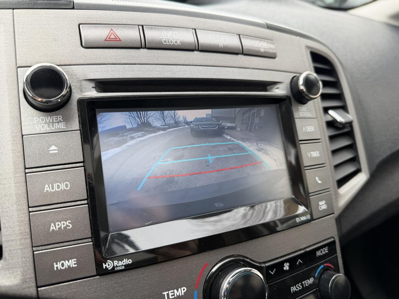 2016 Toyota Venza LOW KM!! AWD, LEATHER, NAV, SUNROOF, LOADED!!! Photo