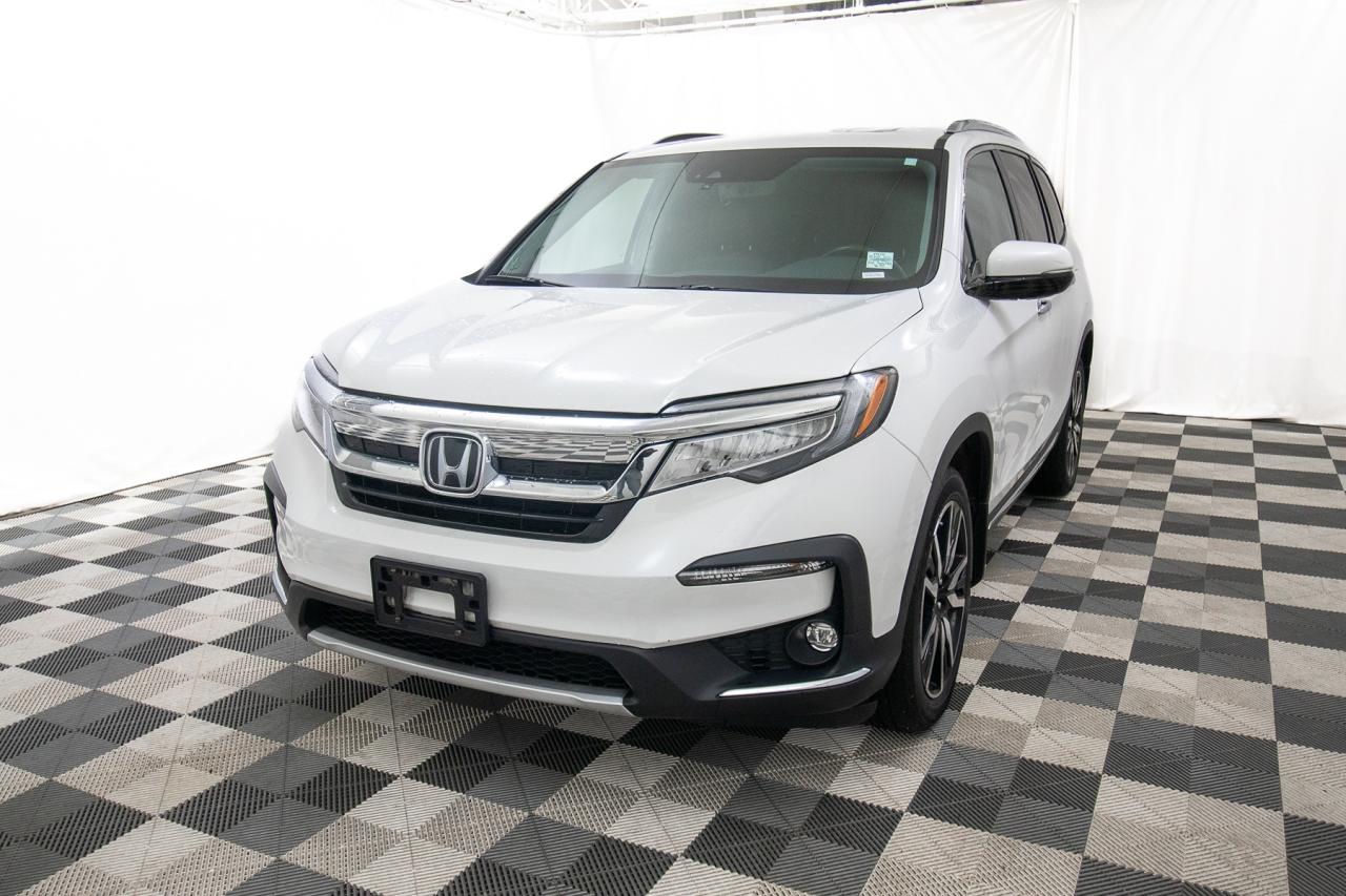2022 Honda Pilot Touring 8-Passenger AWD Photo1