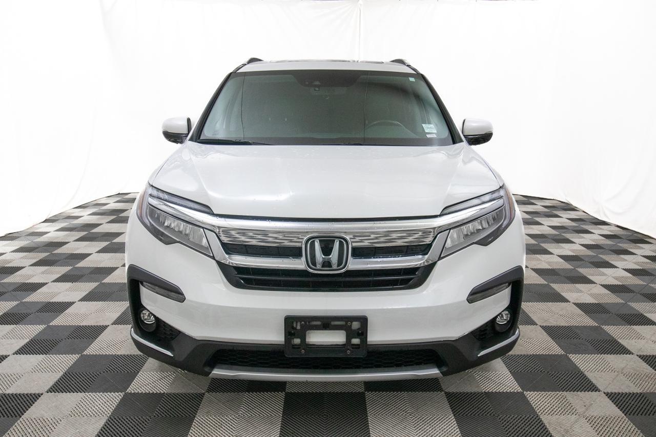 2022 Honda Pilot Touring 8-Passenger AWD Photo3