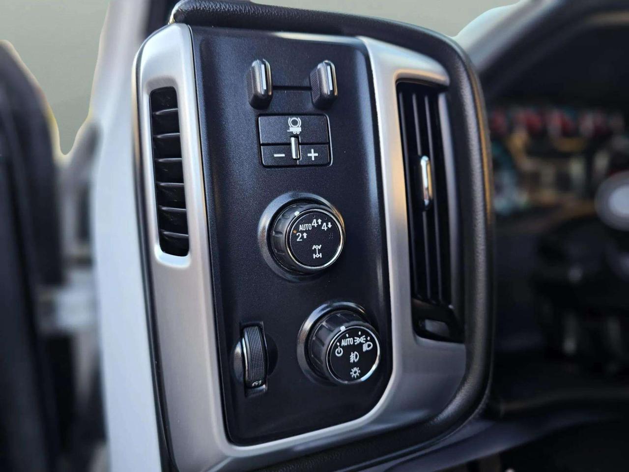 2017 GMC Sierra 1500 4WD Crew Cab 153.0" SLT - Photo #13