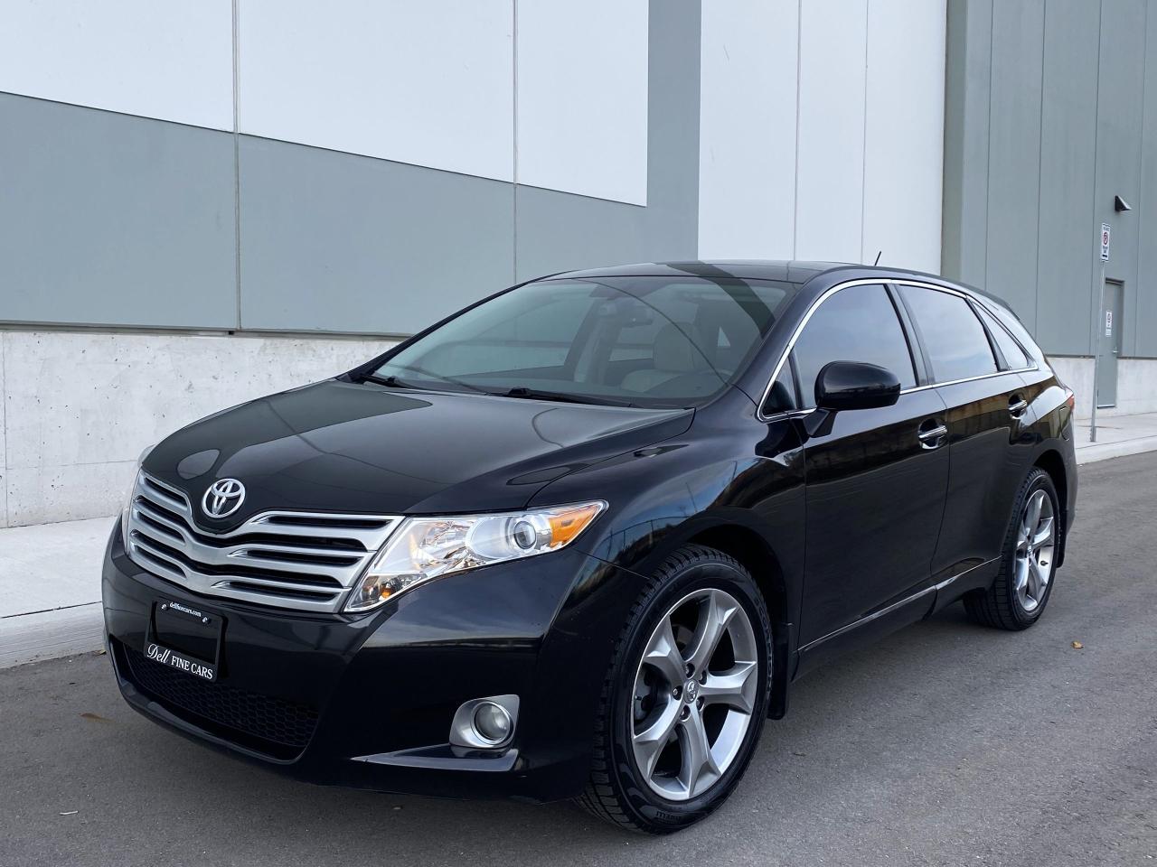 2011 Toyota Venza V6-AWD-LEATHER-PANO  SUNROOF-CAMERA-1 OWNER - Photo #2