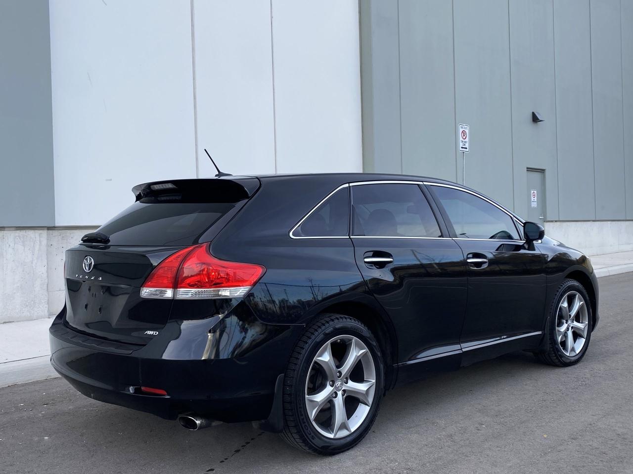 2011 Toyota Venza V6-AWD-LEATHER-PANO  SUNROOF-CAMERA-1 OWNER - Photo #11