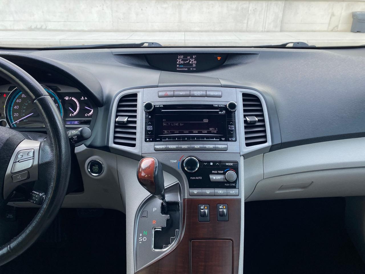 2011 Toyota Venza V6-AWD-LEATHER-PANO  SUNROOF-CAMERA-1 OWNER - Photo #14